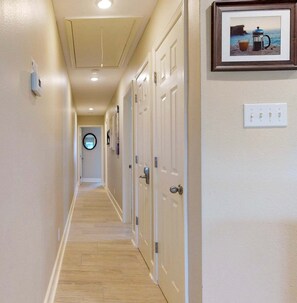 Interior - LPC4A Shared Pool, Charcoal Grill, Garage Access, Boat Parking (Port Aransas)