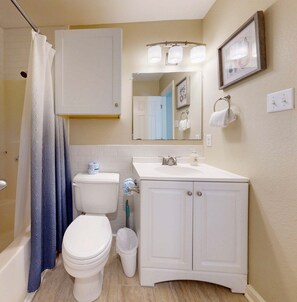 Towels - LPC4A Shared Pool, Charcoal Grill, Garage Access, Boat Parking (Port Aransas)