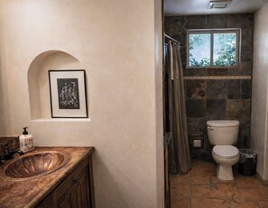 Shower, towels, soap, shampoo - Vaquero Suite • Historic Desert Retreat w/ Pool at Hacienda Monarca (Nogales)