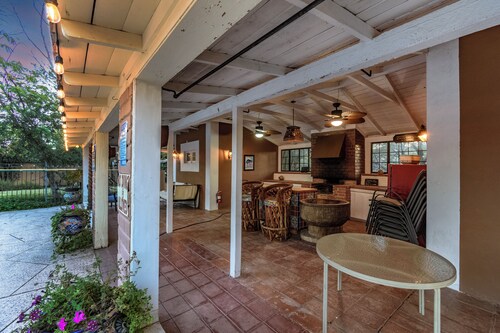 Vaquero Suite • Historic Desert Retreat w/ Pool at Hacienda Monarca