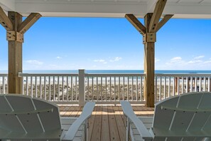 Property grounds - Reel Paradise: Oceanfront 4BR retreat in Oak Island, perfect for family fun! (Oak Island)