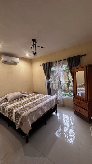 3 Schlafzimmer, Bügeleisen/Bügelbrett, WLAN, Bettwäsche