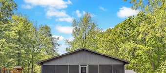 Lakefront Retreat; HUGE Screen Porch; Fully Renovated in 2026; Cooking Porch