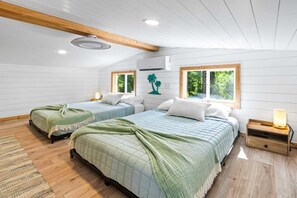 Iron/ironing board, travel cot, free WiFi, bed sheets - The Palm Loft Retreat W/ Ground Floor Walkout Patio 🏝️ (Palm Bay)