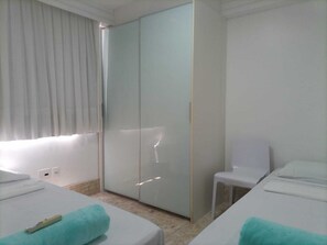 2 bedrooms, iron/ironing board, WiFi, bed sheets - Oceanfront apartment in Manaíra (João Pessoa)