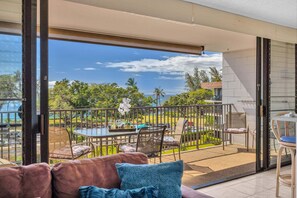 TV - New Listing! Steps to the beach in Kihei (Kihei)
