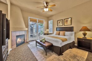 1 bedroom, desk, iron/ironing board, WiFi - Villa Sunstone Studio #C (La Quinta)