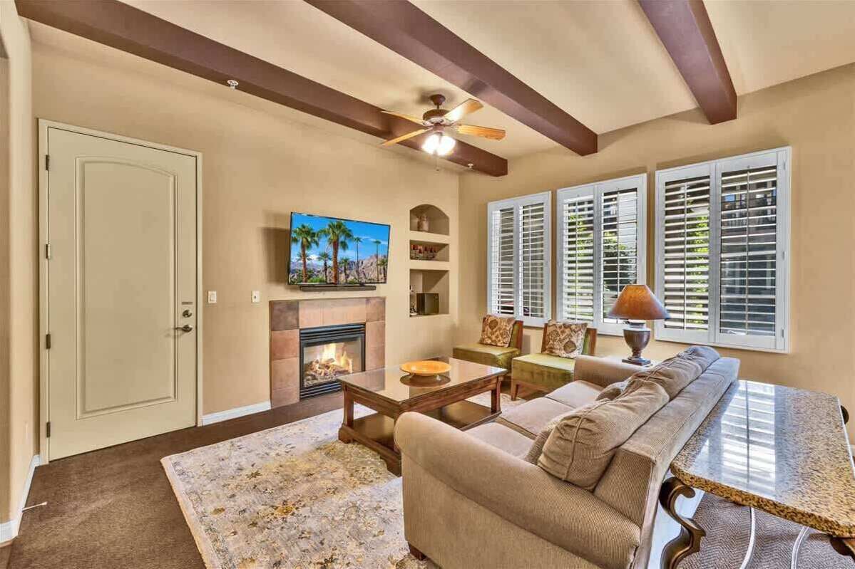TV, fireplace, offices
