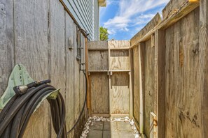 Property grounds - Bristows Bungalow - KDH Beach Cottage (Kill Devil Hills)