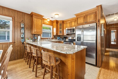 Bristows Bungalow - KDH Beach Cottage