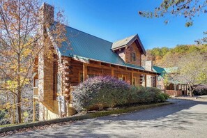 Exterior - New! Creek Side Cabin w/Hot Tub Near PF (Pigeon Forge)