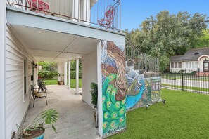 Property grounds - Spacious 3-Bedroom Uptown House – Steps to Streetcar & Downtown (New Orleans)