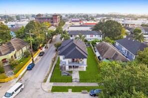 Exterior - Spacious 3-Bedroom Uptown House – Steps to Streetcar & Downtown (New Orleans)