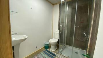 Chambre Double, vue jardin | Salle de bain