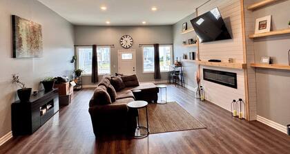 Cozy 1-bedroom house in lovely Lockport with AC