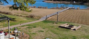 Quiet Waterfront Getaway Private Escape 1BR Apt Retreat with Optional Boat Dock