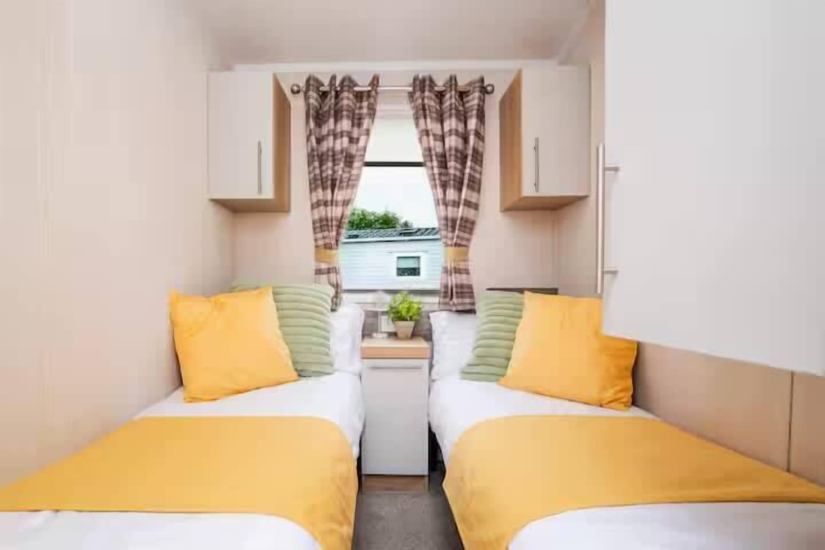 Desk, iron/ironing board, travel cot, WiFi