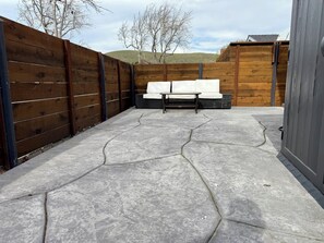 Terrace/patio - Modern SLO Studio with Deep Soaking Tub – Near Downtown & Beaches (San Luis Obispo)