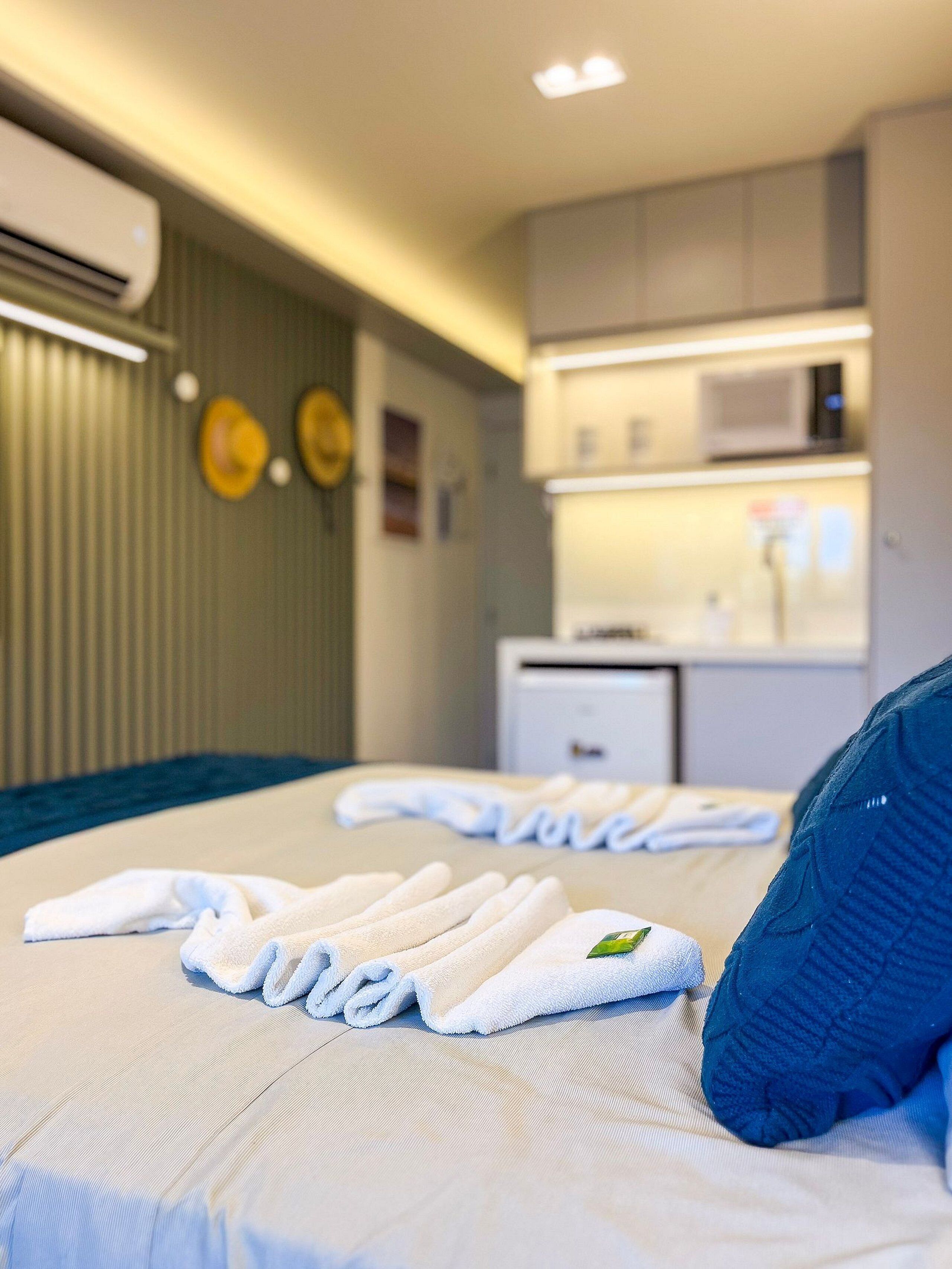 Cortinas blackout, tabla de planchar con plancha y wifi gratis 
