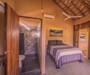 1 slaapkamer, een strijkplank/strijkijzer, wifi, beddengoed