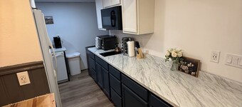 2BR Cozy Basement Suite with Garage Parking