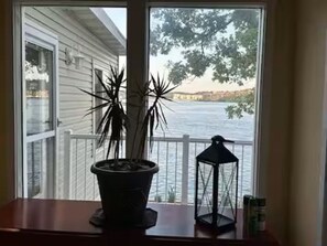 Interior - Fabulous 5 Bedrm, 4 Bath sleeps 14-20, premier waterfront home, yard, dock w Bar (Lake Ozark)