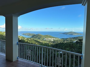 Property grounds - Beautiful 3-bedroom Villa / Ocean views, Free parking, Wi-Fi, AC and Generator (St Thomas)