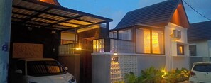 Exterior - Crystal Harmony Villa, 2BR, Private Pool,Mssage Chair,Bathtub,15 Mins to beach (Badung)