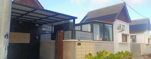 Exterior detail - Crystal Harmony Villa, 2BR, Private Pool,Mssage Chair,Bathtub,15 Mins to beach (Badung)