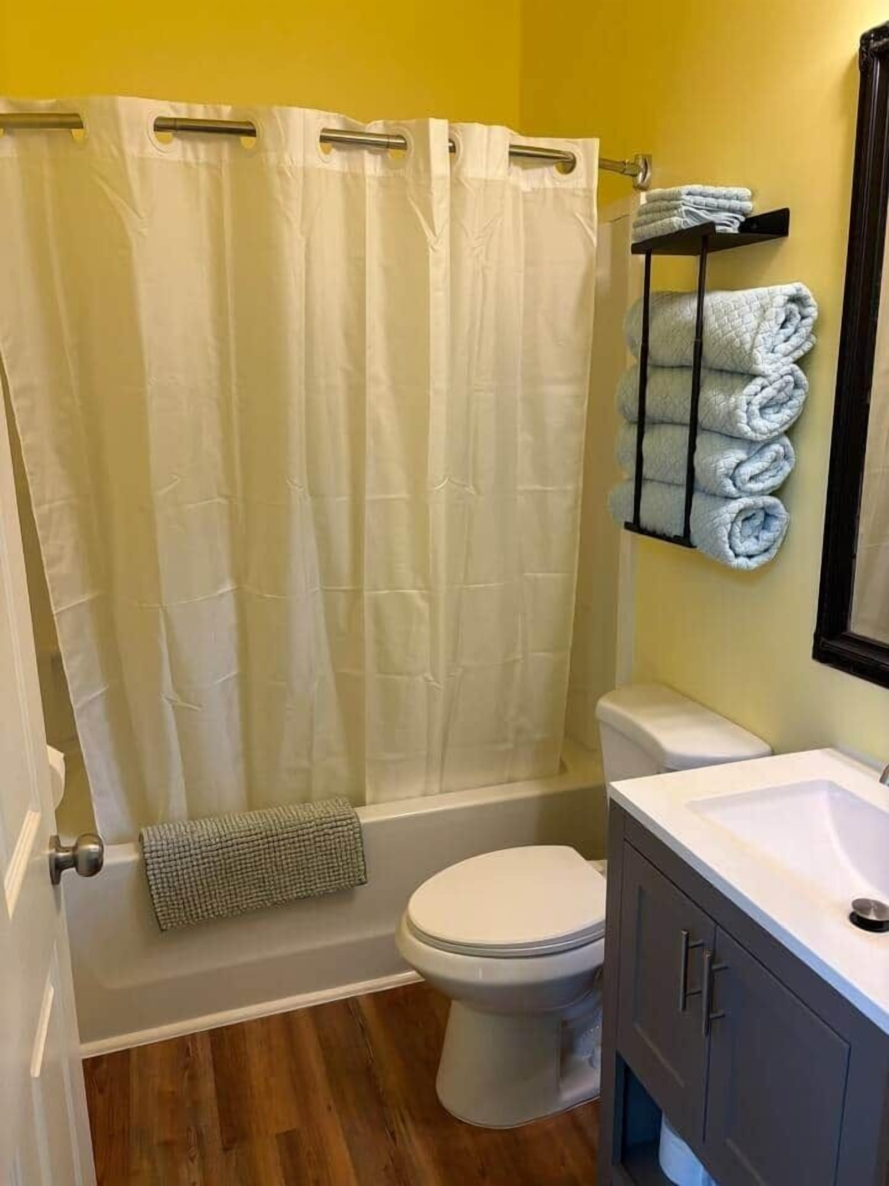 Jabón y papel de baño 