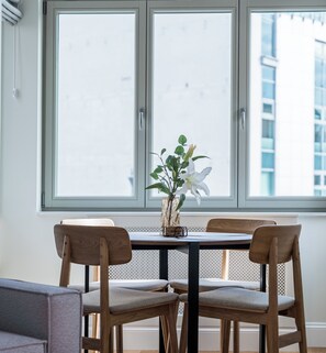 Dining - Apartamenty Kamienica Wiedeńska A (Poznań)