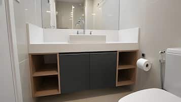 Apartment | Bathroom