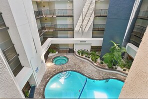 Piscine couverte