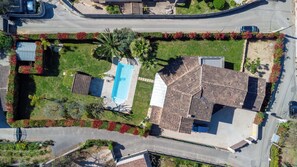 Exterior - 205 sqm Villa with Heated Pool – Near Cannes (Mouans-Sartoux)