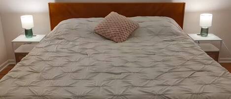 4 bedrooms, iron/ironing board, WiFi, bed sheets