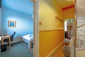 Room - Colourful Victorian Cottage, wood burner, garden (Bristol)