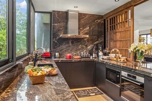 Private kitchen - Golden Corner Boutique (Hanoi)
