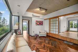 Exterior - Golden Corner Boutique (Hanoi)