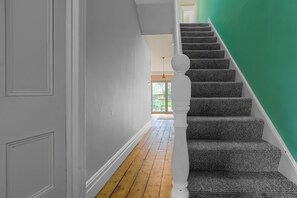 Interior - Calm Victorian garden home near Gloucester Road (Bristol)