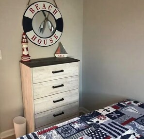 2 bedrooms, iron/ironing board, WiFi, bed sheets - #3 condo
Steps from beach. Beach block #3 (Seaside Heights)