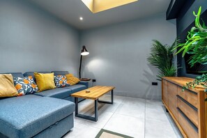 Living area - Stylish Stokes Croft Apartment, private hot tub (Bristol)