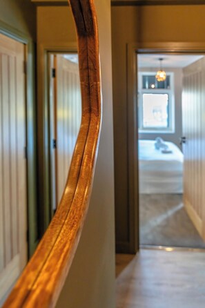 Interior - High Street Hideaway, private entrance, parking (Bristol City)