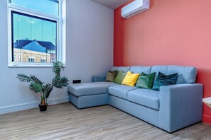 Living area - Cosy serviced flat in Westbury on Trym (Bristol City)