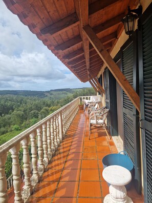 Terrace/patio - Secluded traditional country house in extensive grounds, with private pool. (A dos Francos)