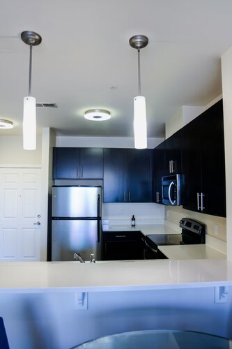 Cozy & inviting 2BD 2BTH Apt Home