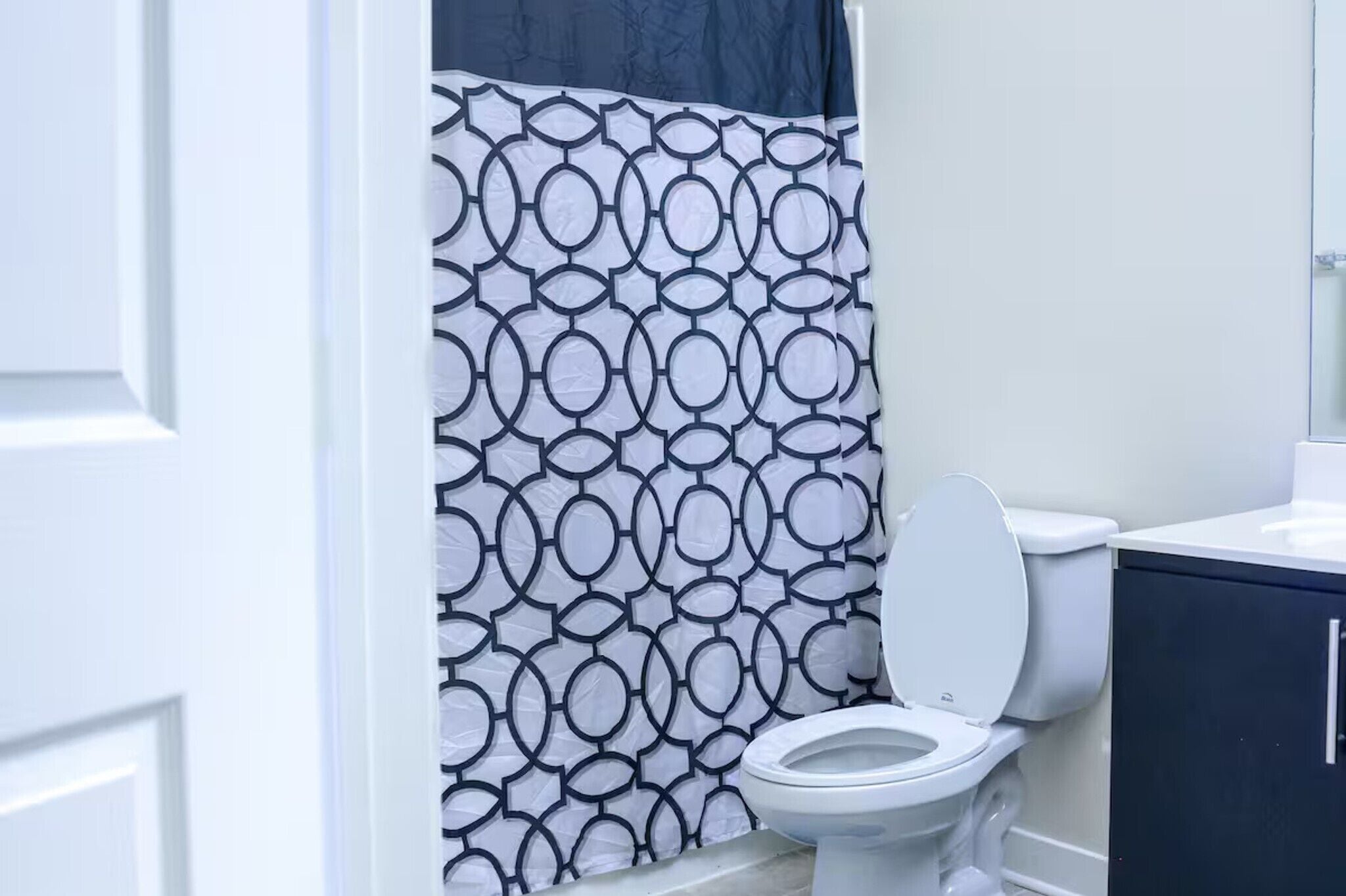 Serviettes fournies, savon, papier toilette