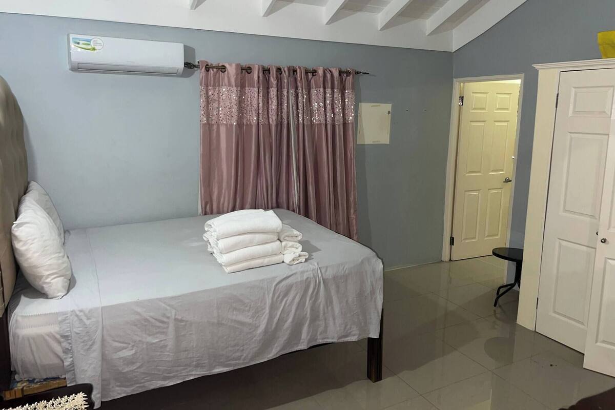 House, 3 Bedrooms, Accessible, Patio