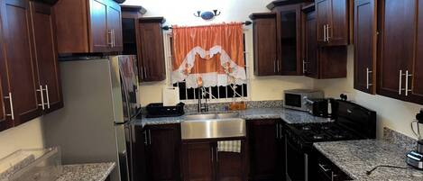 House, 3 Bedrooms, Accessible, Patio | Private kitchen