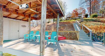 The Lake House on Sunset Point - Lakefront home with private dock & pool table