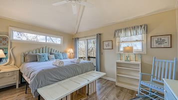 3 bedrooms, desk, iron/ironing board, free WiFi